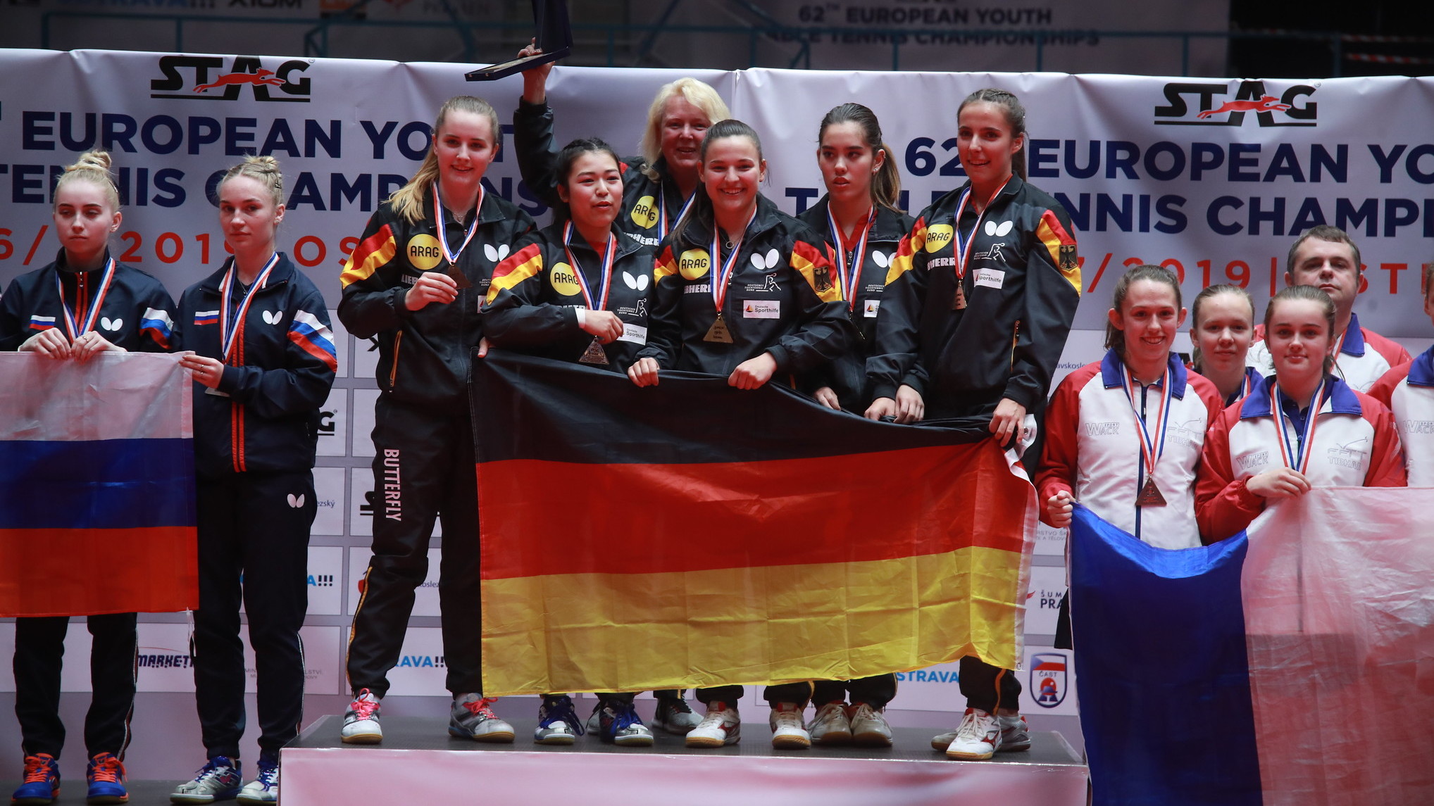 Jugend EM: Goldmedaille für Bondareva und Klee mit der Mannschaft