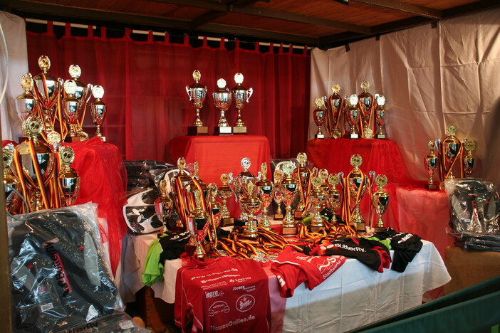 Die Siegerpokale